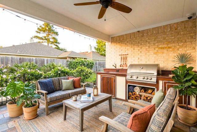 12022 Rockridge Falls Drive, Tomball, TX 77375