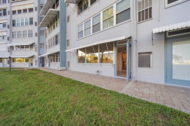 1868 SHORE 104, South Pasadena, FL 33707