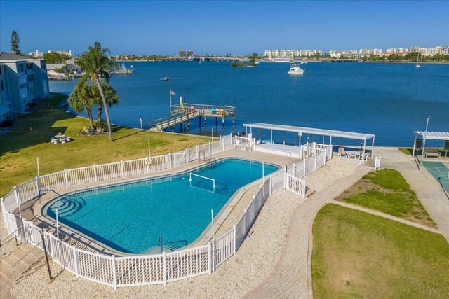 1868 SHORE 104, South Pasadena, FL 33707