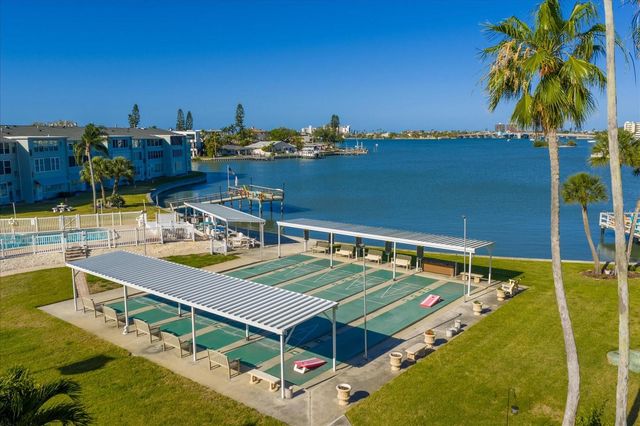 1868 SHORE 104, South Pasadena, FL 33707