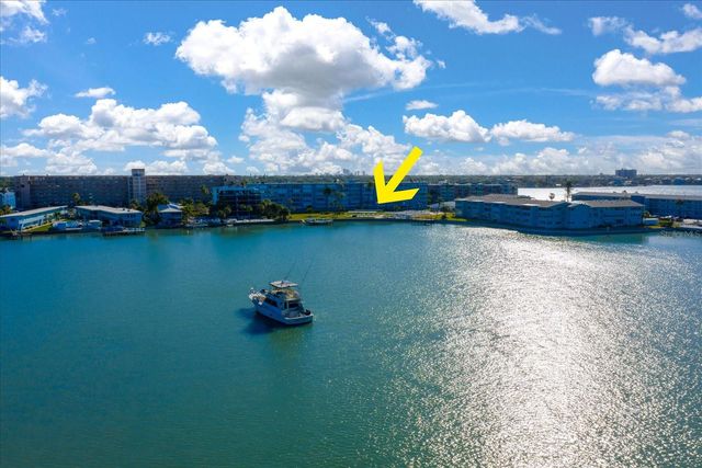 1868 SHORE 104, South Pasadena, FL 33707