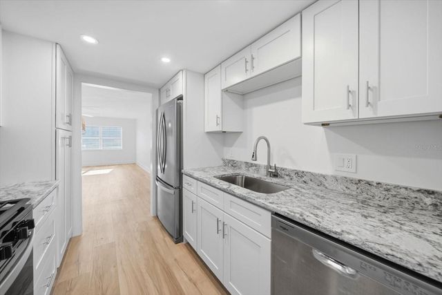 1868 SHORE 104, South Pasadena, FL 33707