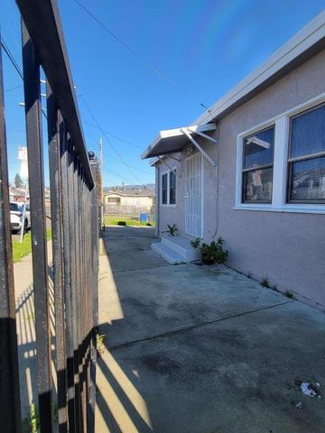 19001904 21st Avenue, Oakland, CA 94606