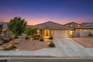 3561 E Garnet Lane, Lancaster, CA 93535