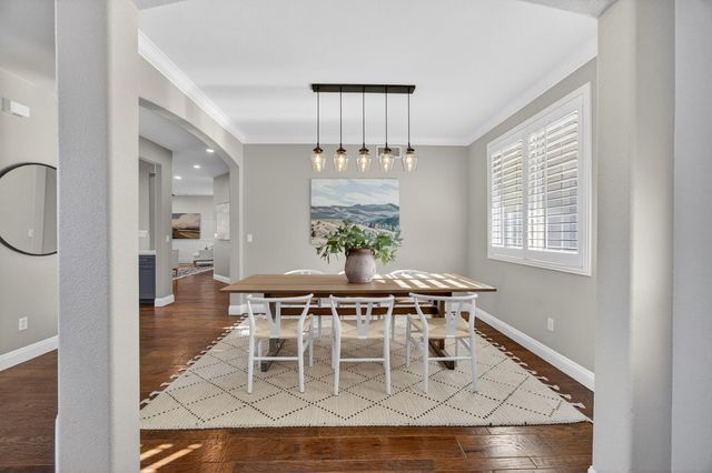 109 Hawk Crest Way, Roseville, CA 95678