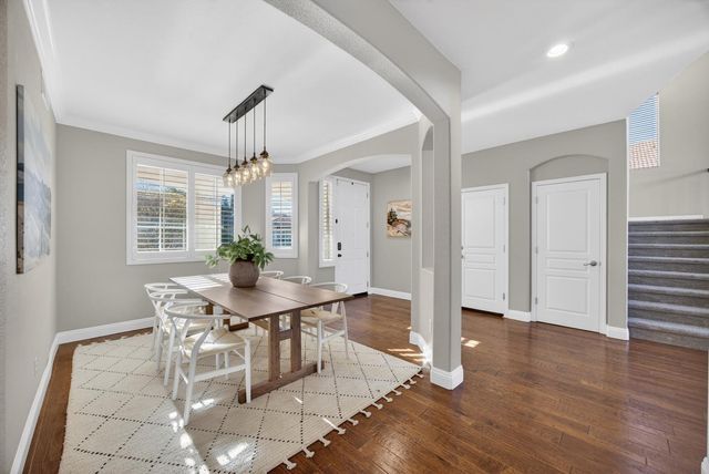 109 Hawk Crest Way, Roseville, CA 95678