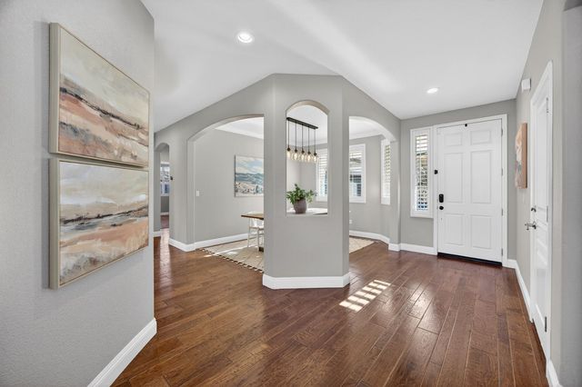 109 Hawk Crest Way, Roseville, CA 95678