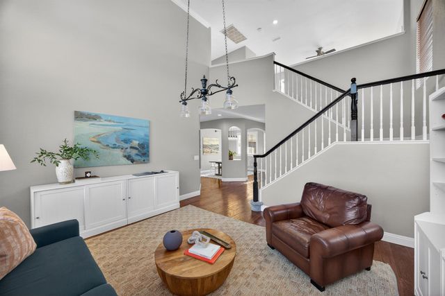 109 Hawk Crest Way, Roseville, CA 95678