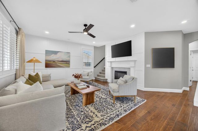 109 Hawk Crest Way, Roseville, CA 95678