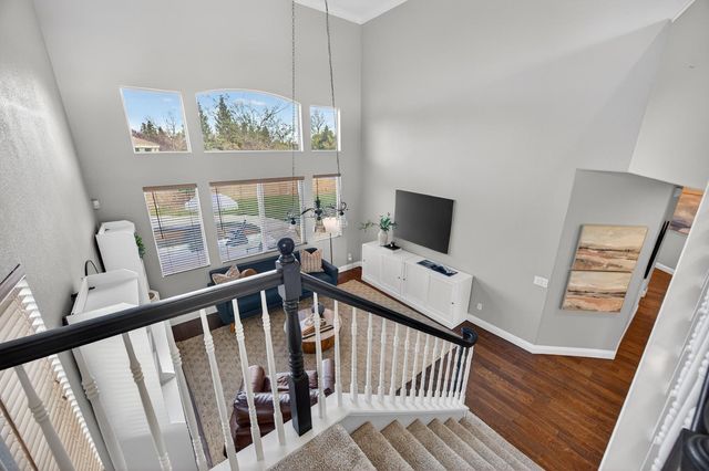 109 Hawk Crest Way, Roseville, CA 95678