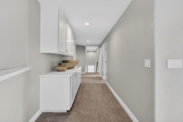 109 Hawk Crest Way, Roseville, CA 95678