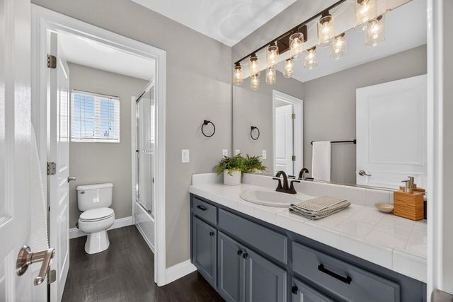 109 Hawk Crest Way, Roseville, CA 95678