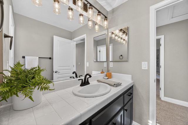 109 Hawk Crest Way, Roseville, CA 95678