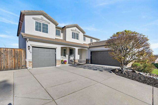 109 Hawk Crest Way, Roseville, CA 95678