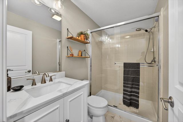 109 Hawk Crest Way, Roseville, CA 95678