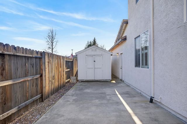 109 Hawk Crest Way, Roseville, CA 95678