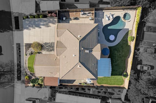 109 Hawk Crest Way, Roseville, CA 95678