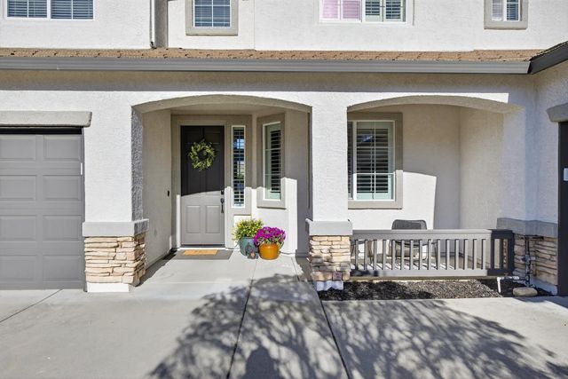 109 Hawk Crest Way, Roseville, CA 95678