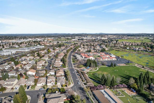 109 Hawk Crest Way, Roseville, CA 95678