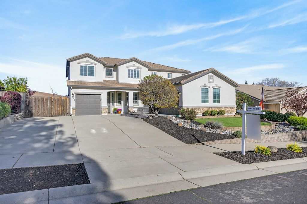 109 Hawk Crest Way, Roseville, CA 95678