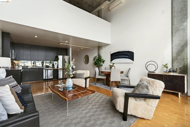 311 Oak St 520, Oakland, CA 94607