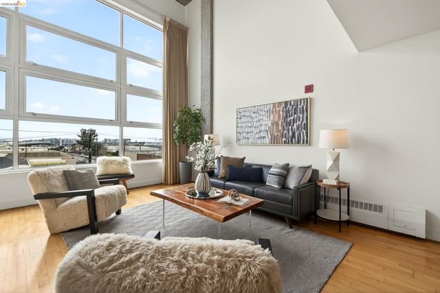 311 Oak St 520, Oakland, CA 94607
