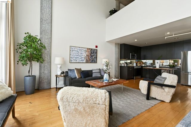 311 Oak St 520, Oakland, CA 94607