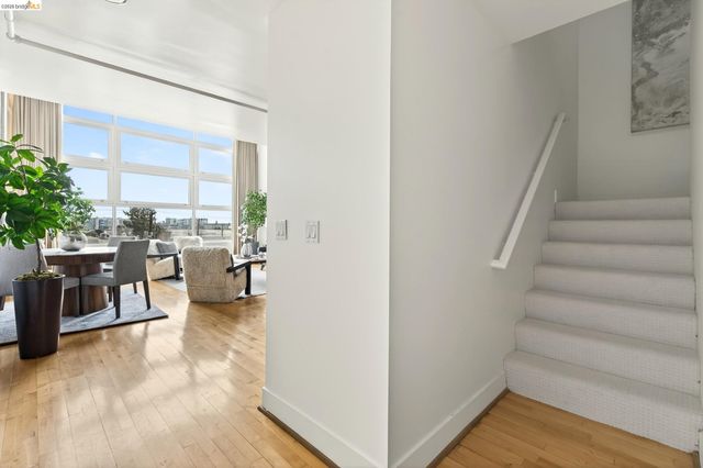 311 Oak St 520, Oakland, CA 94607