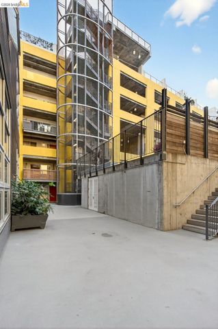 311 Oak St 520, Oakland, CA 94607