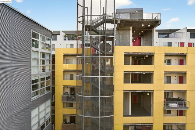 311 Oak St 520, Oakland, CA 94607