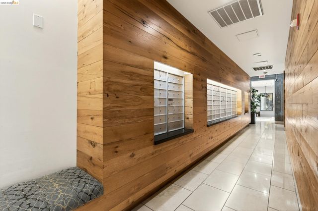 311 Oak St 520, Oakland, CA 94607