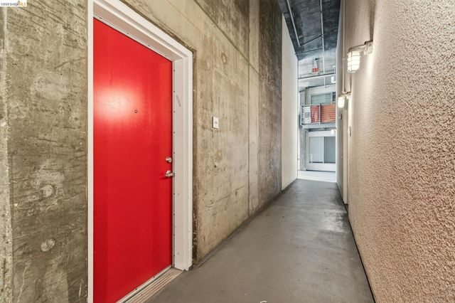 311 Oak St 520, Oakland, CA 94607