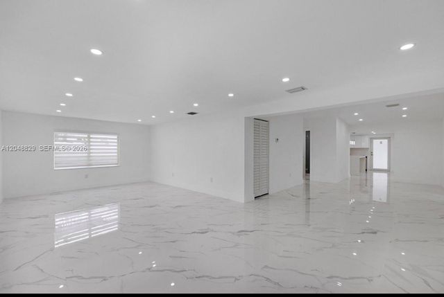 2390 Service Rd, Opa-locka, FL 33054