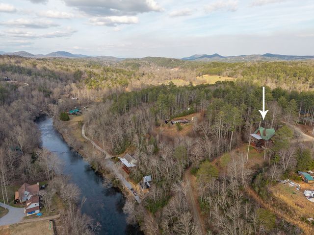 153 Riverview Circle, Blue Ridge, GA 30513