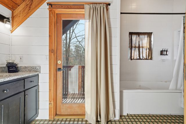 153 Riverview Circle, Blue Ridge, GA 30513