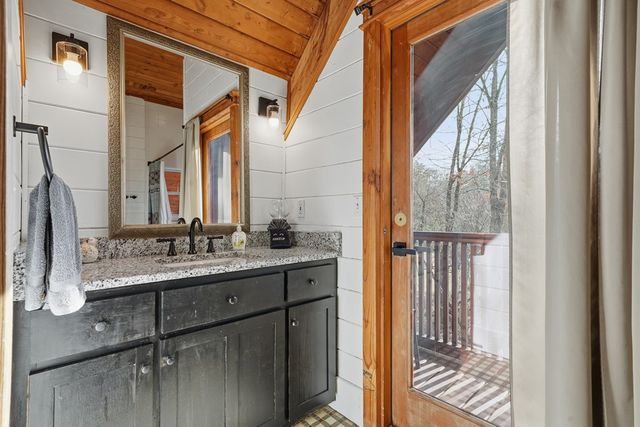 153 Riverview Circle, Blue Ridge, GA 30513