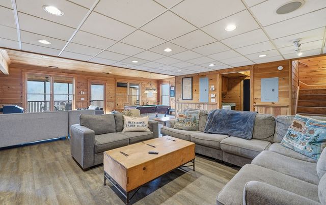 153 Riverview Circle, Blue Ridge, GA 30513