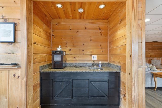 153 Riverview Circle, Blue Ridge, GA 30513