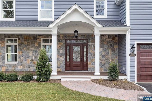 582 Green Valley Road, Paramus, NJ 07652
