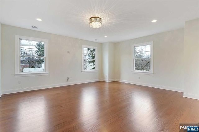 582 Green Valley Road, Paramus, NJ 07652