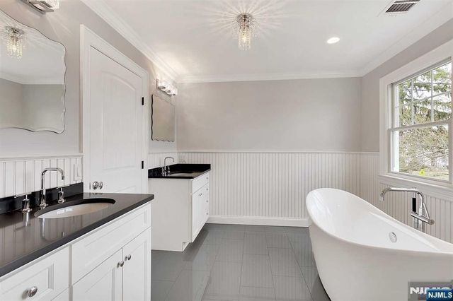 582 Green Valley Road, Paramus, NJ 07652