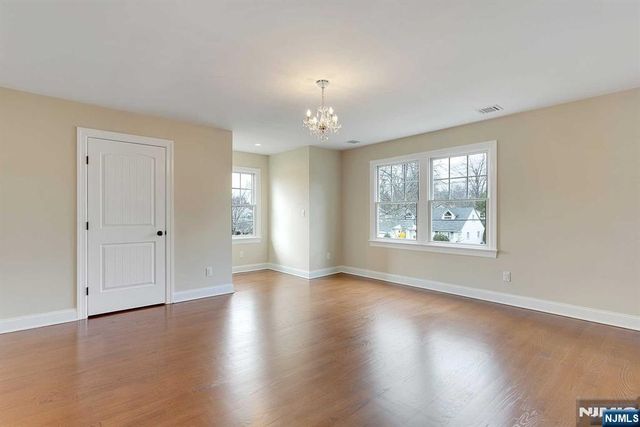 582 Green Valley Road, Paramus, NJ 07652