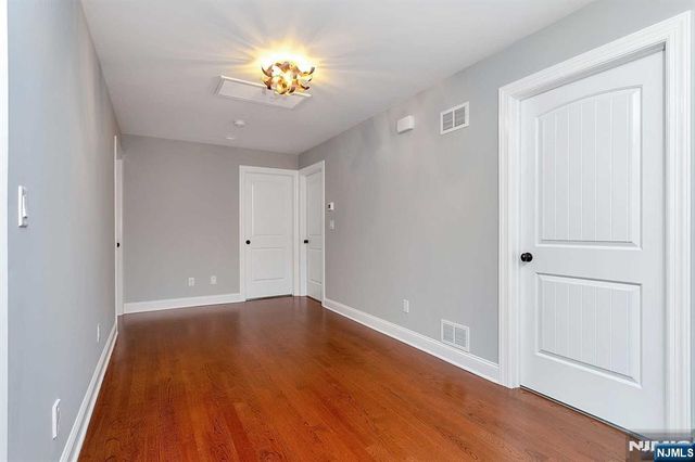 582 Green Valley Road, Paramus, NJ 07652