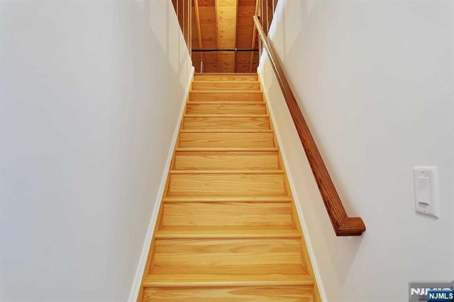 582 Green Valley Road, Paramus, NJ 07652