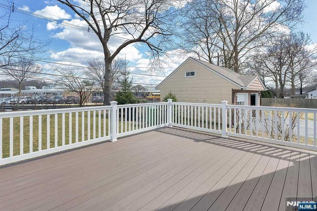 582 Green Valley Road, Paramus, NJ 07652