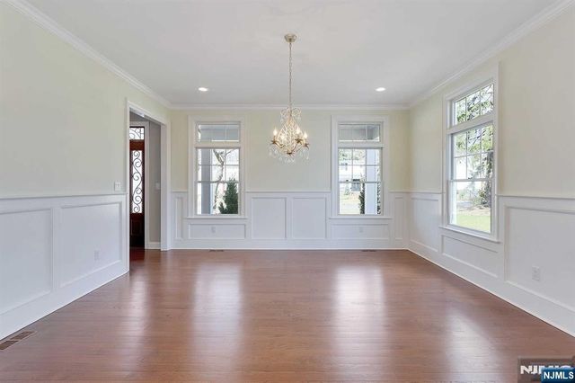 582 Green Valley Road, Paramus, NJ 07652