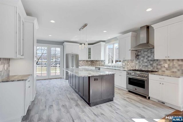 582 Green Valley Road, Paramus, NJ 07652