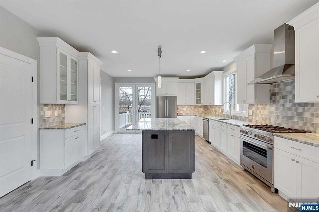 582 Green Valley Road, Paramus, NJ 07652