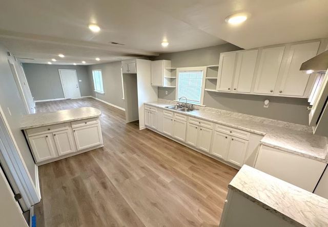 2974 WAVERLY AVE, Memphis, TN 38111