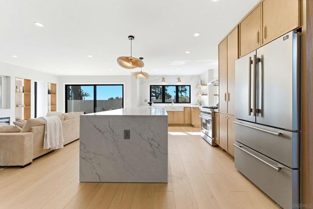 6016 Wenrich Pl, San Diego, CA 92120